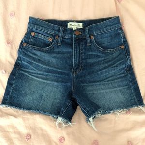 Madewell High Rise Denim Shorts in Glenoaks Wash